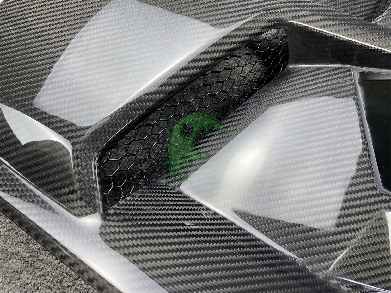 Dry Carbon Fiber Rear Engine Cover for Lamborghini Huracan LP610/LP580 - Performante Style