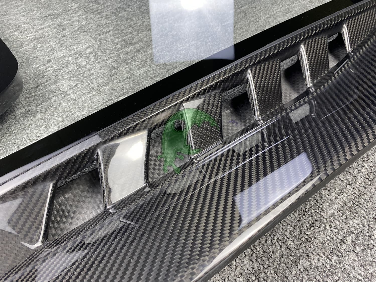 Dry Carbon Fiber Rear Engine Cover for Lamborghini Huracan LP610/LP580 - Performante Style