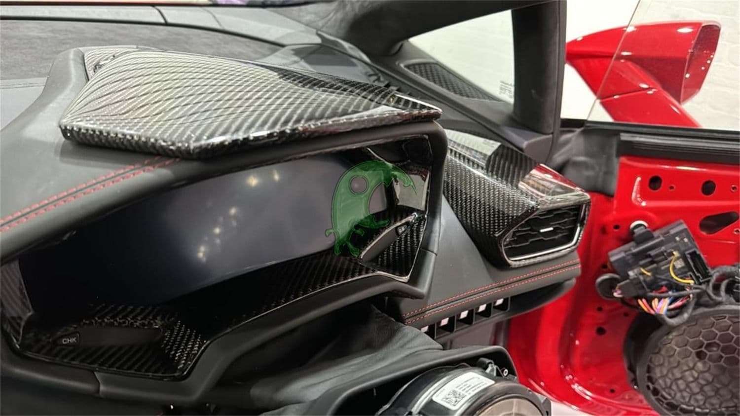 Dry Carbon Fiber DashBoard Top Cover Interior Kit for Lamborghini Huracan LP580/LP610/EVO/Tecnica (Replacement Parts)