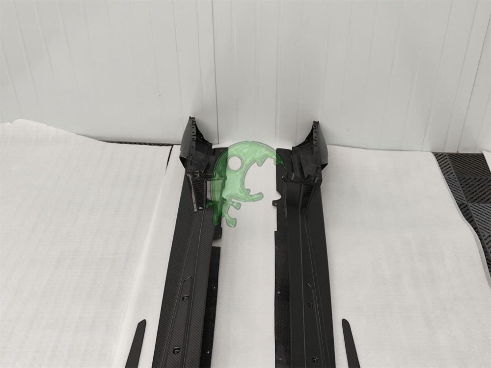 Dry Carbon Fiber Side Skirt for Lamborghini Huracan LP610/LP580/EVO - Tecnica Style