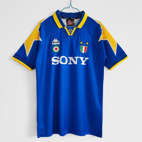 Juventus away in 1995 / 96