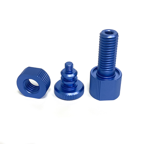 Usinagem CNC 6061 conjuntos de fixadores em forma de alumínio três peças anodizadas em azul