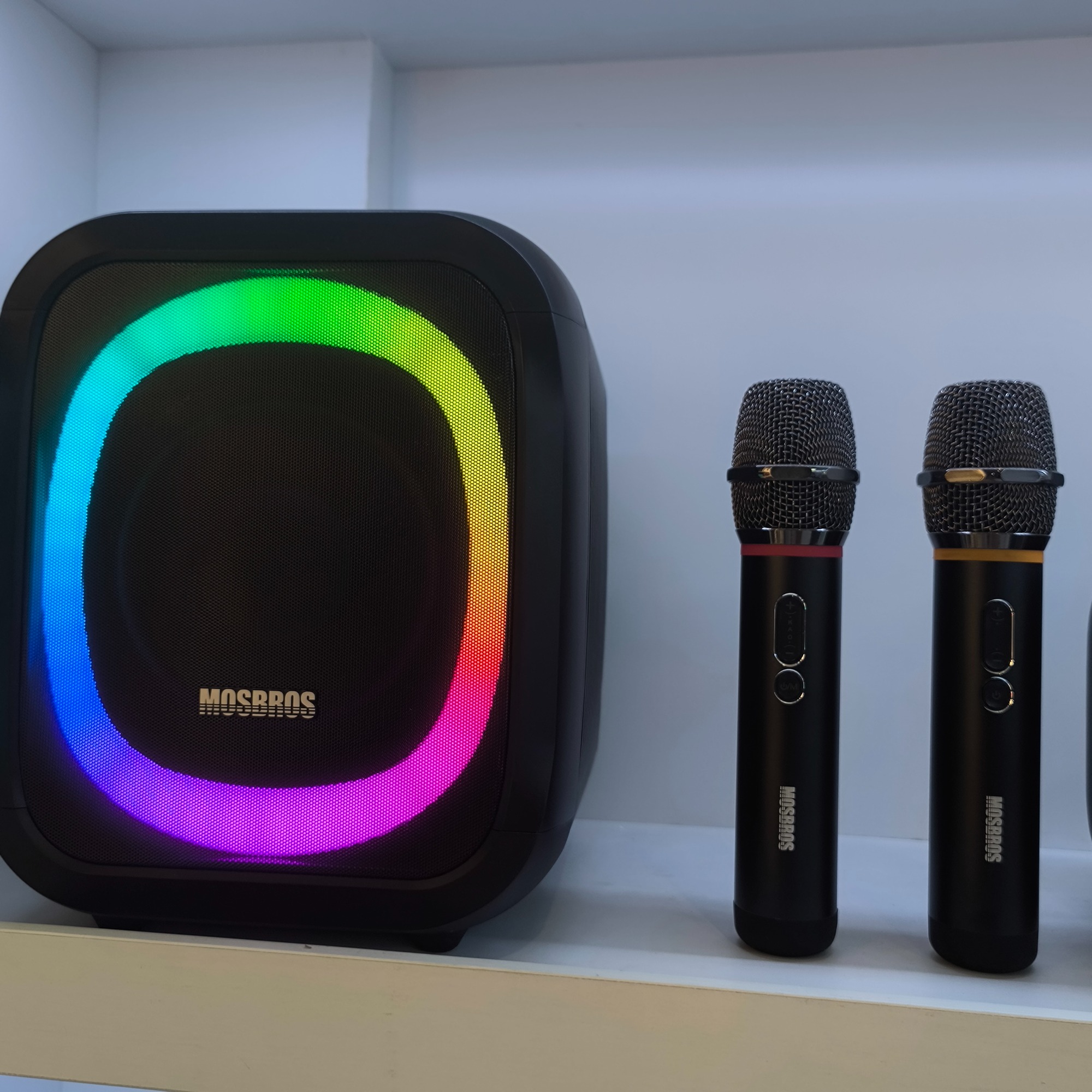 MOSBROS Karabass 7K karaoke spaker bluetooth Can connect guitar USB to play a variety of RGB lighting party speakers