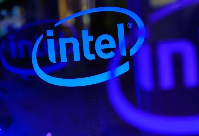 Aiming to win back server market share, Intel unveils new chip design