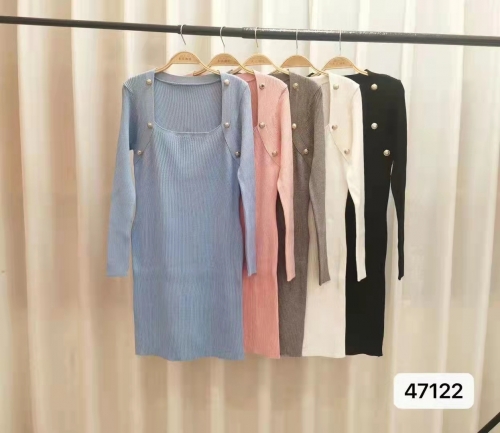 法式小香风方领金扣包臀连衣裙