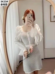 气质方领连衣裙2021年新款泡泡袖拼接针织包臀裙
