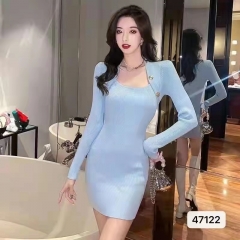 法式小香风方领金扣包臀连衣裙