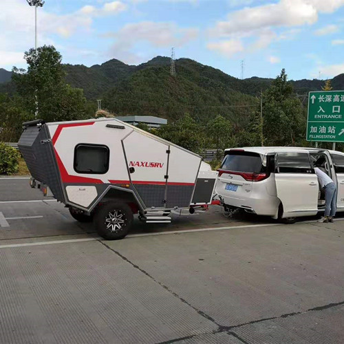 水滴型越野拖挂房车