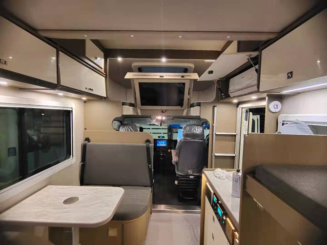 Class C Motorhome RV big Forehead