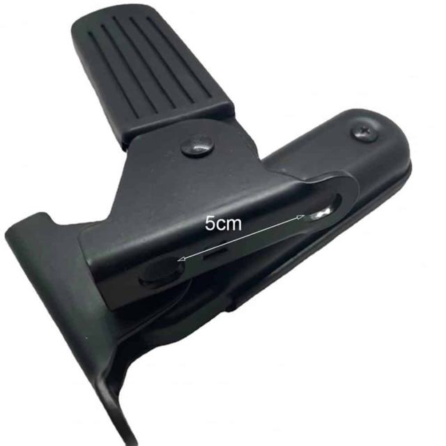 REAR FOOTPEGS