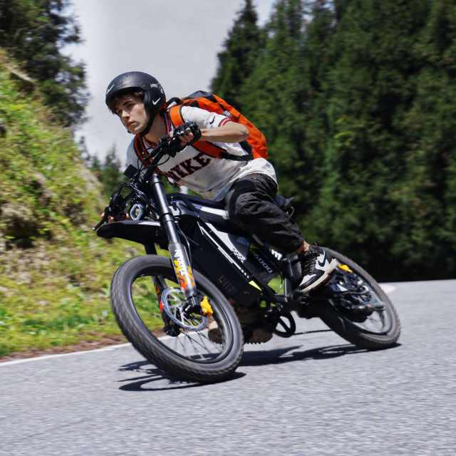 Electric Bike COSWHEEL R6000 7000W 60v 30Ah 19