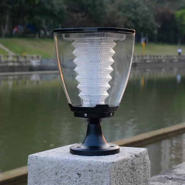 Lampes de jardin à LED solaires étanches IP66 3000K