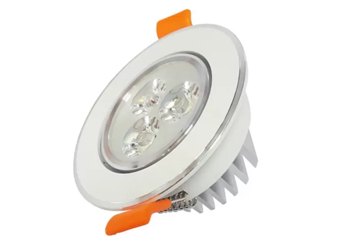 El alto brillo llevó las lámparas de Downlight grueso de 3 milímetros con el radiador oxidado