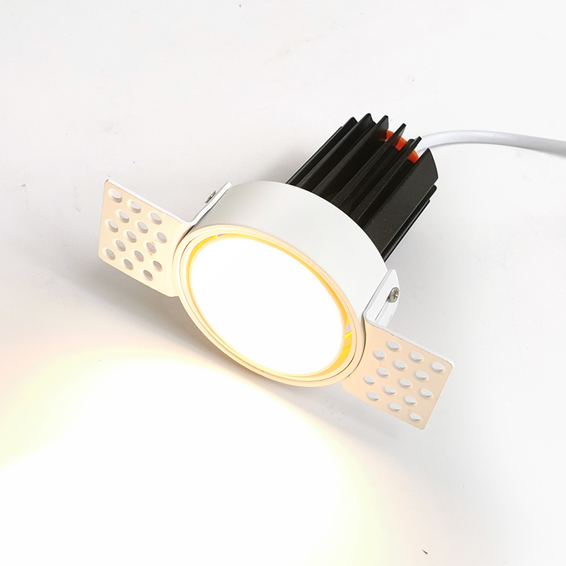 Teto ajustável redondo regulável inteligente comercial COB LED guarnição embutida downlight luminárias Matt White