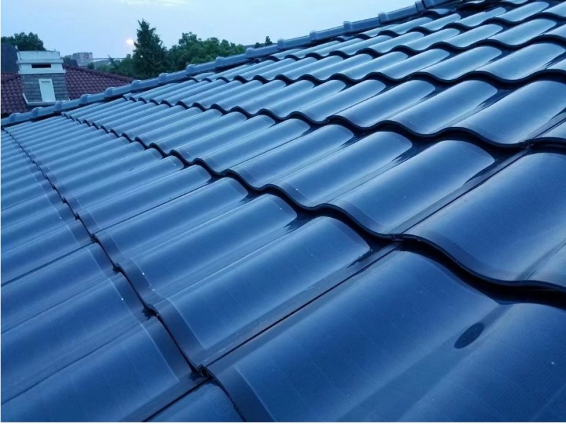 Panneaux solaires de toit de 30 watts pour toits de maison à double et simple vitrage avec boîte de jonction IP67 pour système d'énergie solaire et de panneaux