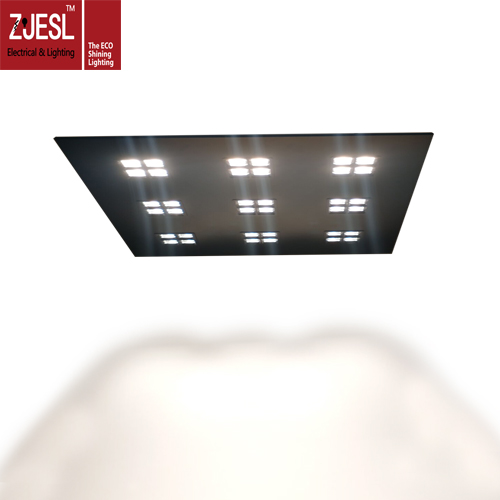 Apto para uso comercial, ugr<13, eficiencia lumínica hasta 120lm/w, dimming Dali, módulo extraíble, sencillo panel de luz verde para instalación.