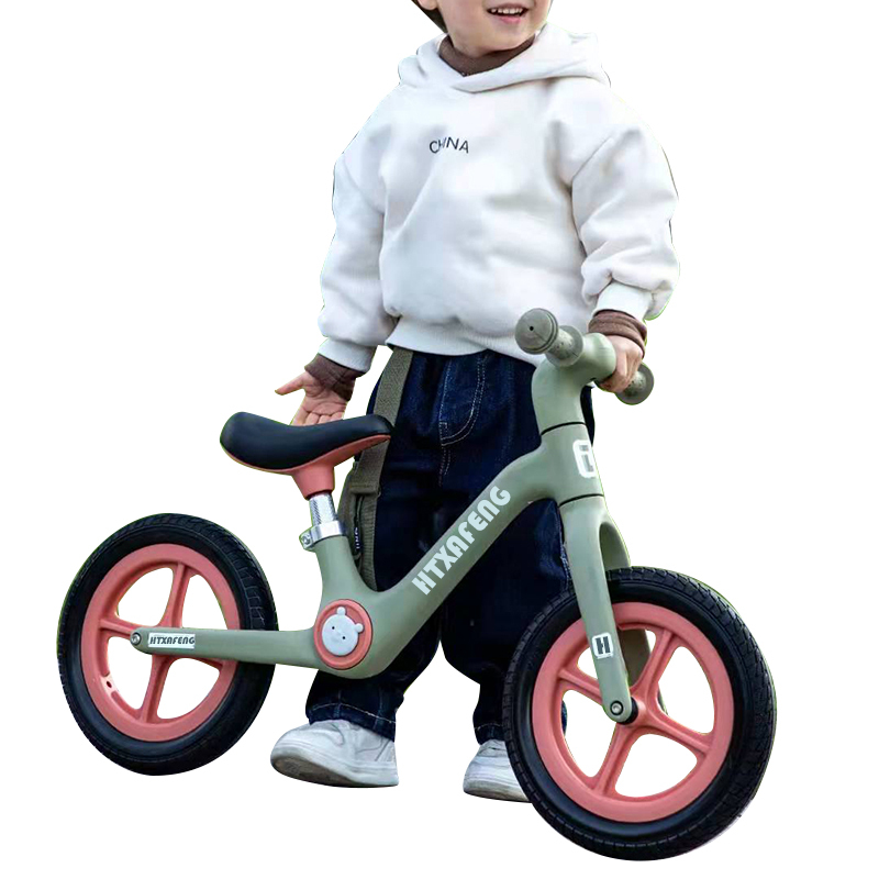 2022 New Foot Pushed Mini 12 inch Kids Race Nylon Push Balance Bike Without Pedal Chainless Lightweight Bike Bicycle for Child