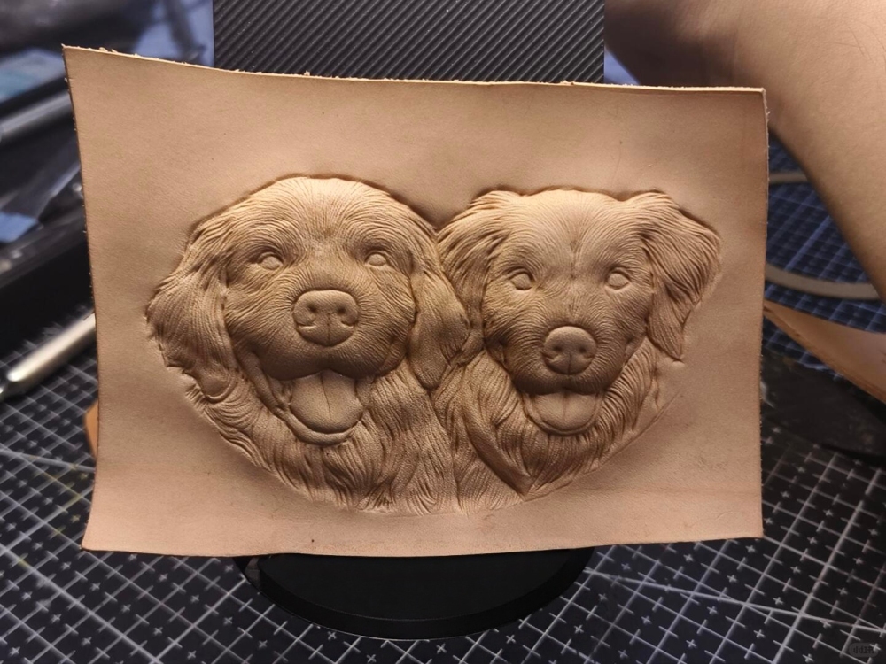 Luckypeti Custom 3D Leather Double Pet Portrait Keychain Bag Charm | Hand-Carved Memorial Gift