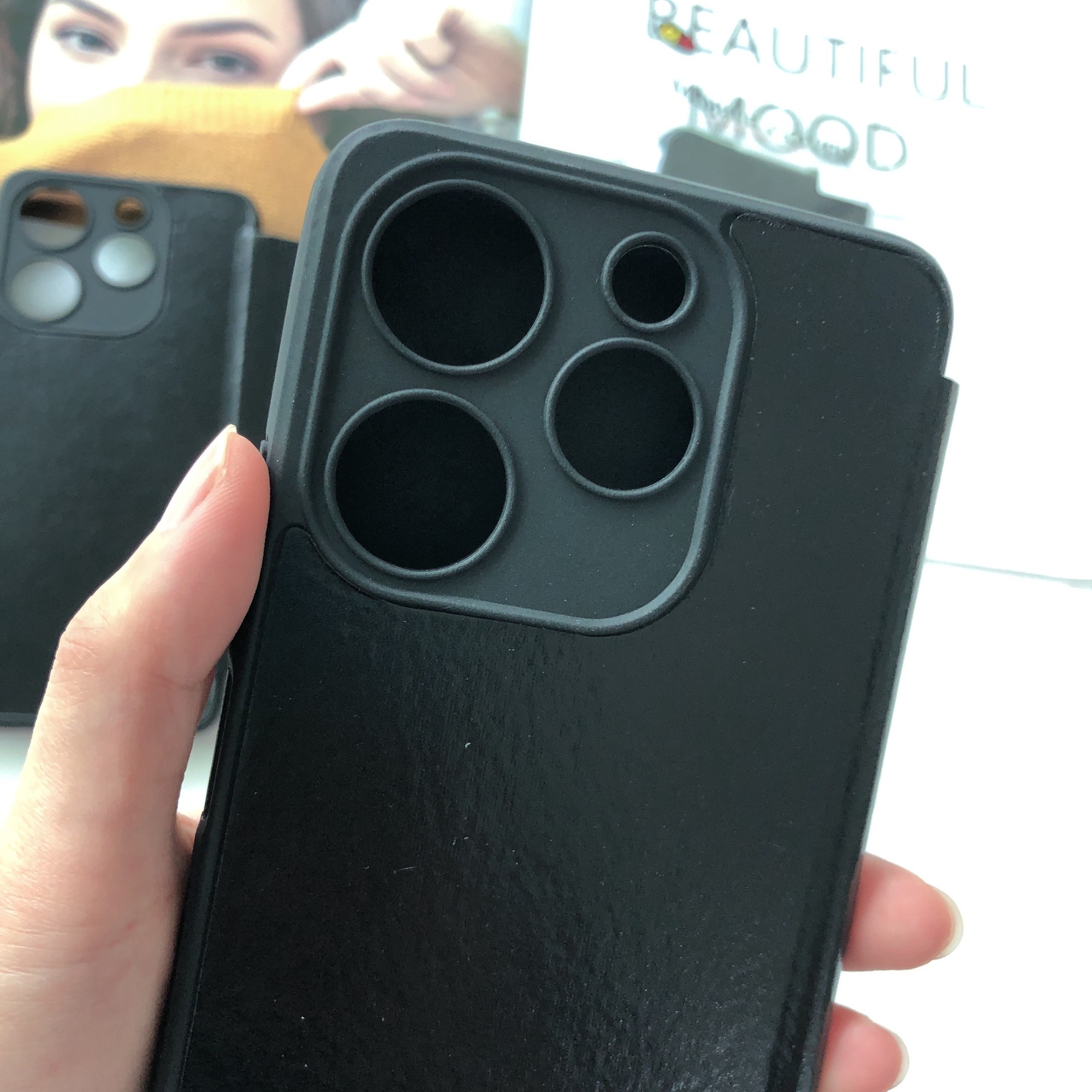 The best-selling case in Africa comes with the NEON RAY ULTRA Windows holster