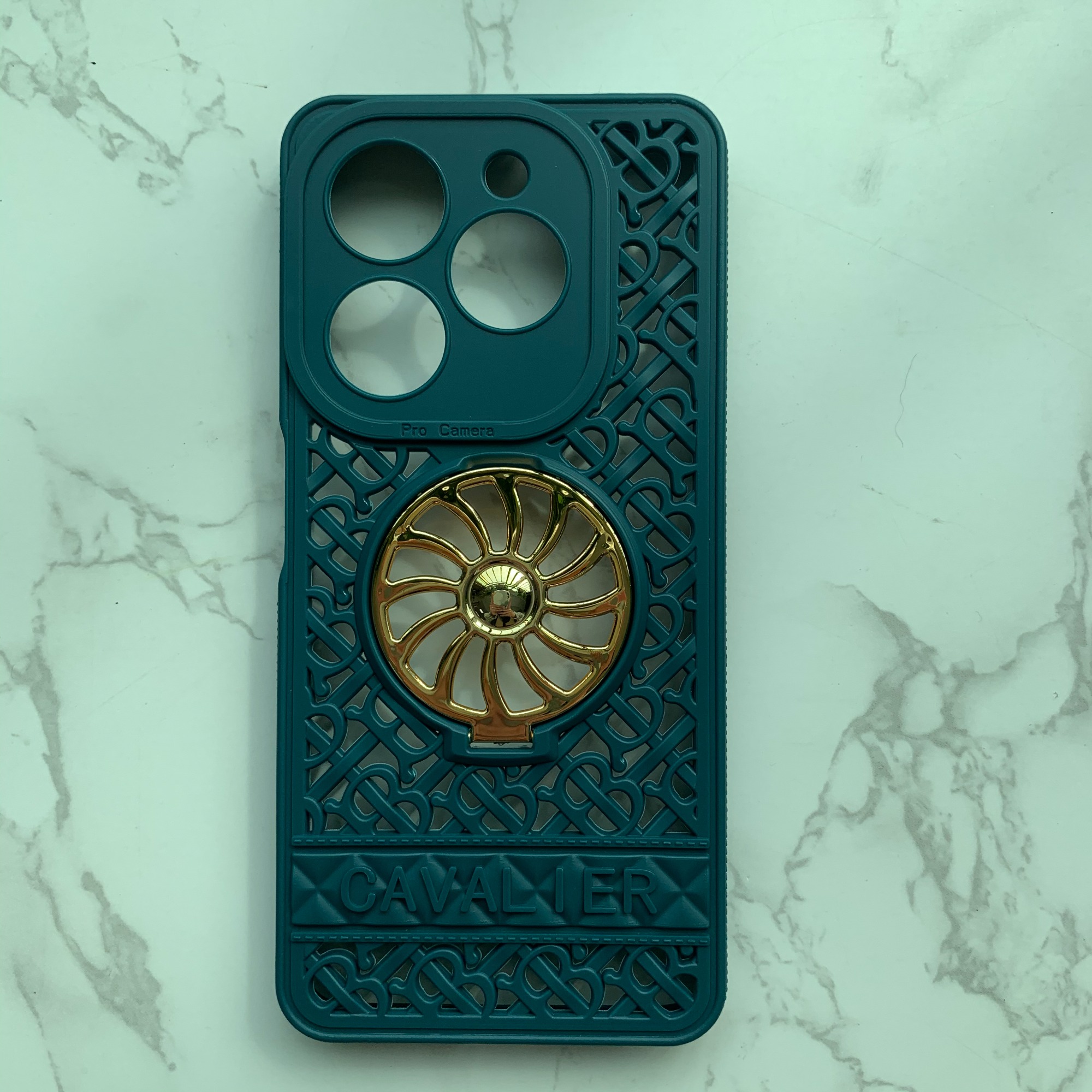 The African Knight case works with the voice phone SPARK 20C