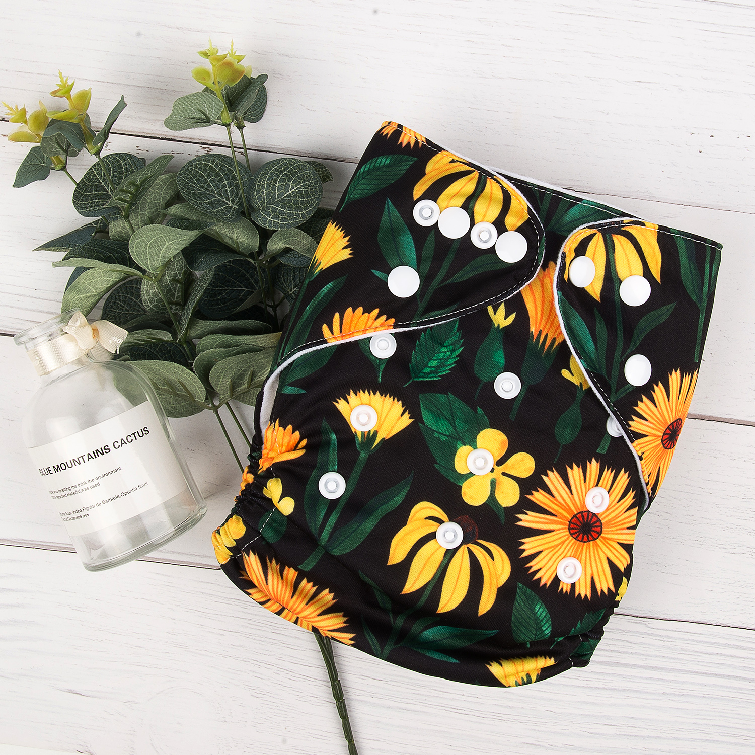 ALVABABY Positioning Cloth Diaper - One Size Adjustable Washable & Reusable Diaper for Babies and Toddlers (Little Daisy, YD193A)