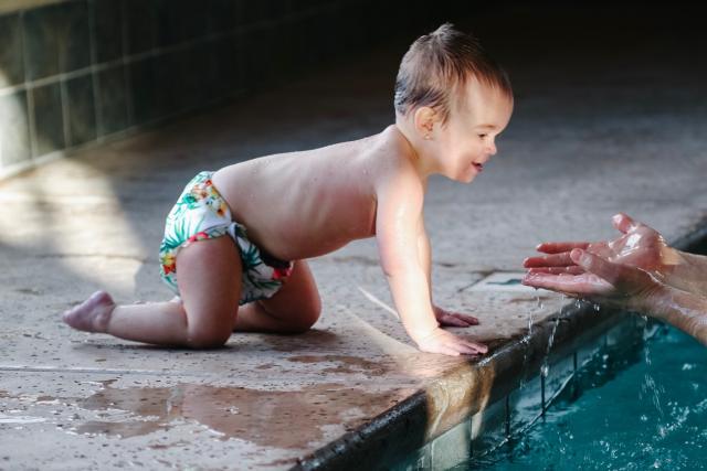 ALVABABY One Size Printed Swim Diaper-Pineapple  (SW26A)