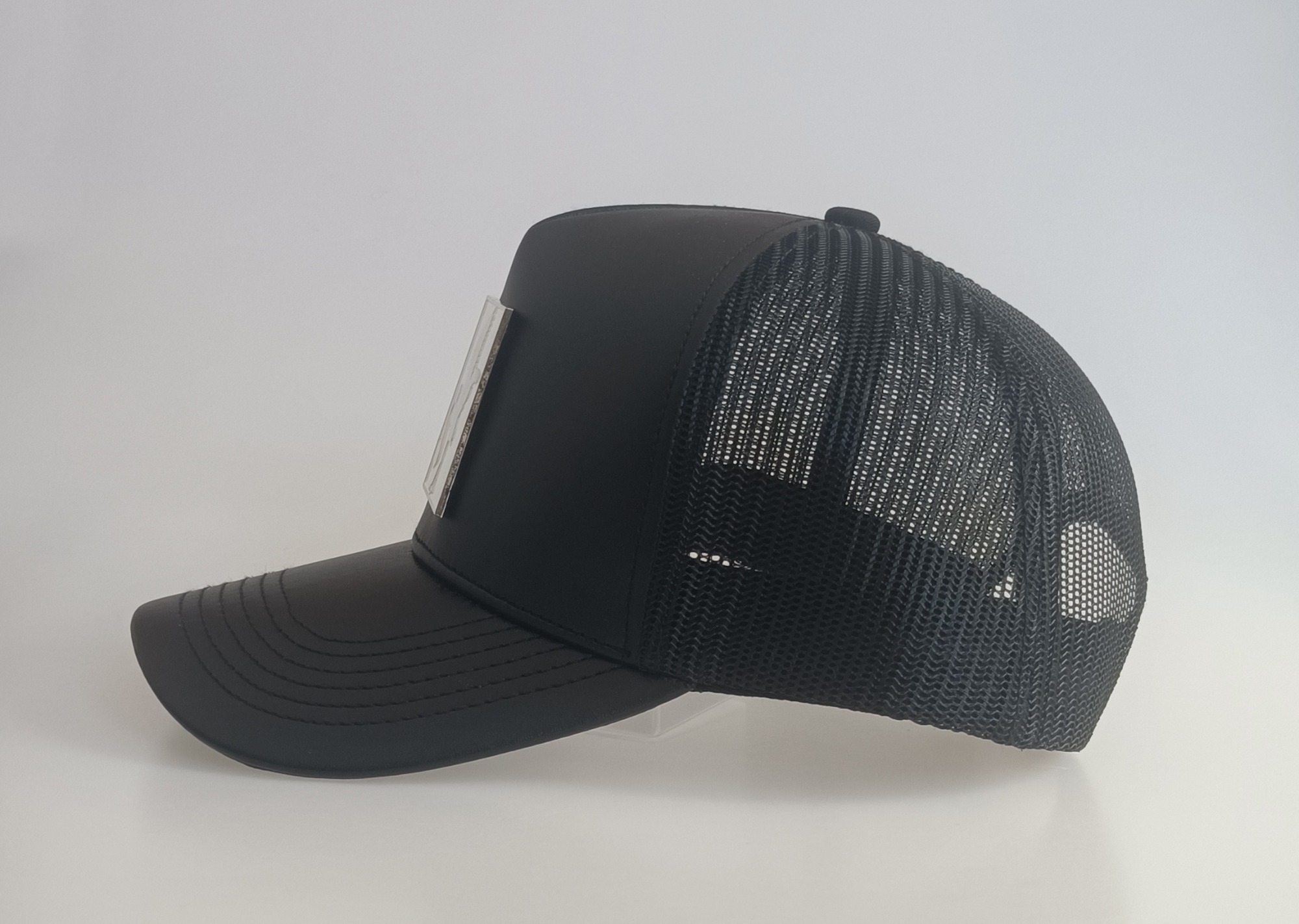 Custom black leather mesh hat metal patch logo high quality trucker cap hat