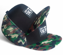 Custom 5 panel printing mesh patterns camo rubber patch logo flat brim trucker hat cap
