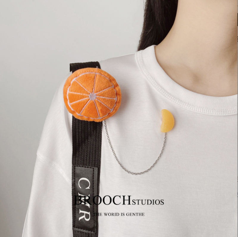 Cartoon Chain Brooch