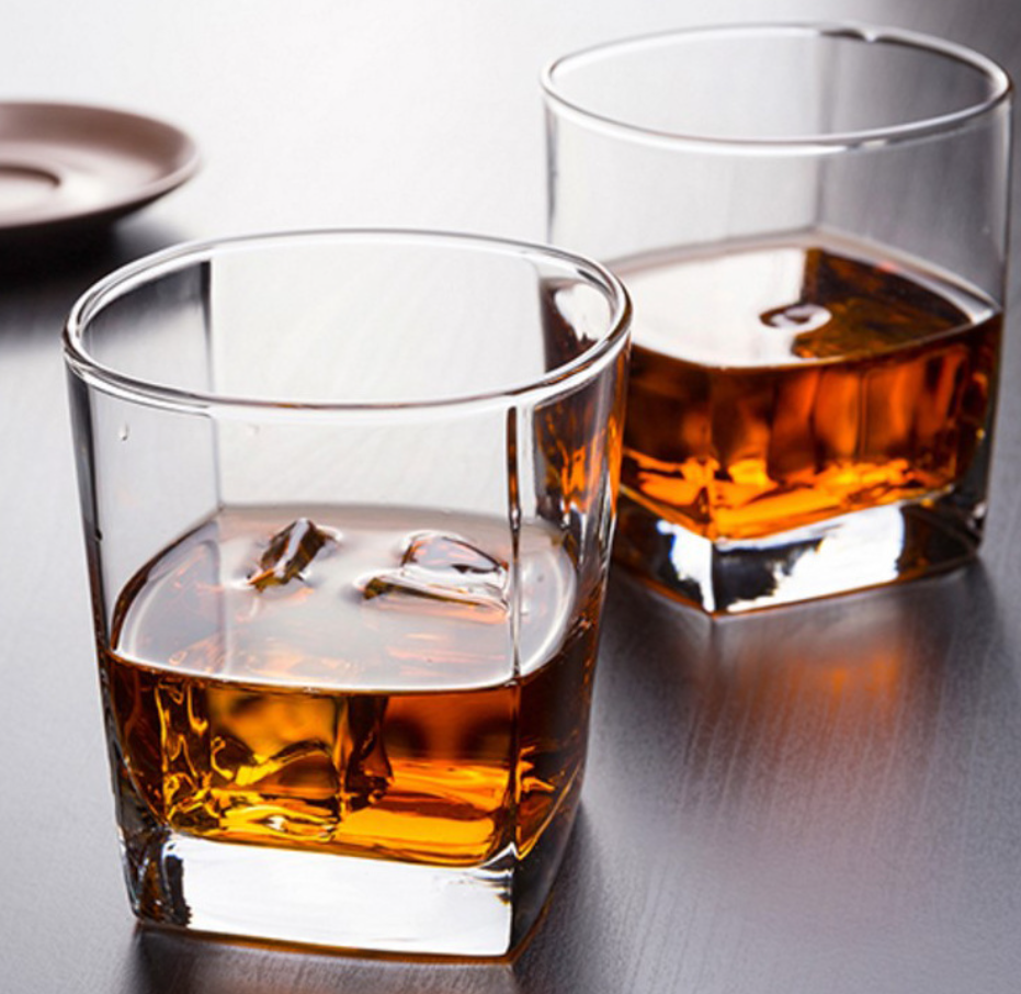 9.5 oz Square Glass Whiskey Spirits Foreign Wine Glass