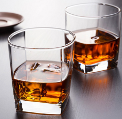 9.5 oz Square Glass Whiskey Spirits Foreign Wine Glass