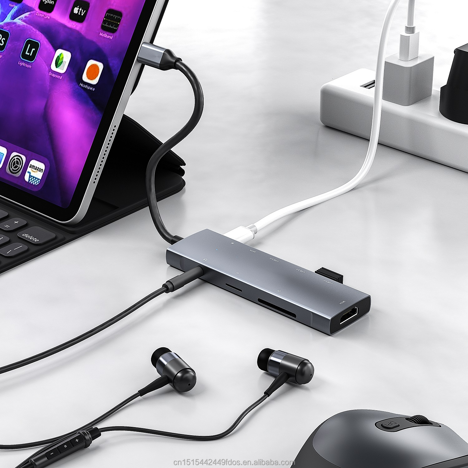9 in 1 Type C Hub Adapter USB3.0/4K/3.5mm/SD/Micro SD for MacBook and Laptop USB-C HUB