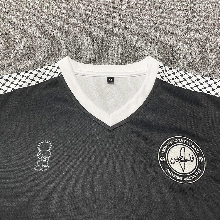 Custom Black Patch Embroidery Soccer Uniform