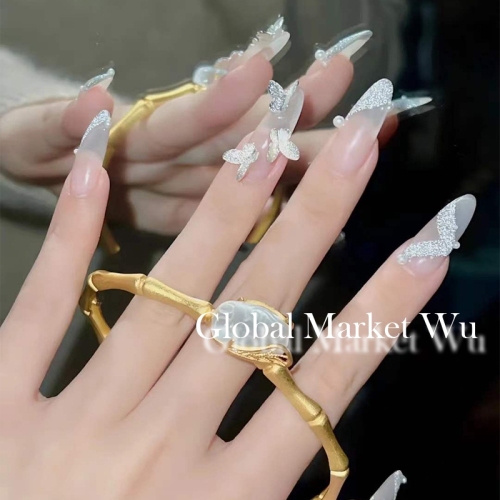 24Pcs Oval Medium False Nails with Design Luxury Glitter Silver Fake Nails with Glue Sticker Salon Clip on Nails for Women and Girls