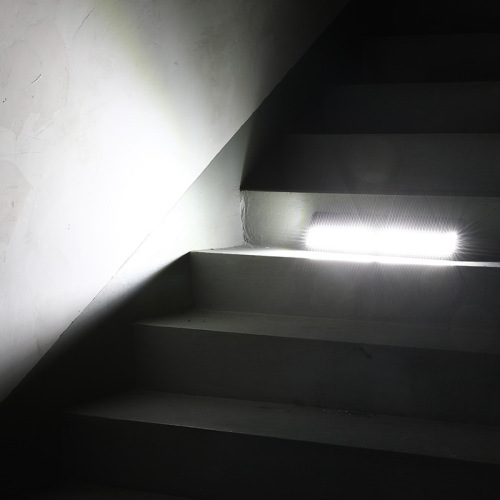 High wattage led solar wall light 50W 4.2V Size 560×100×60mm IP55 water proof class