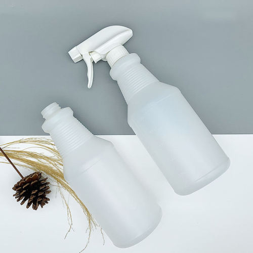 Direct selling 650ml plastic bottle hdpe transparent spray bottle hand-buckle disinfection water bottle customization