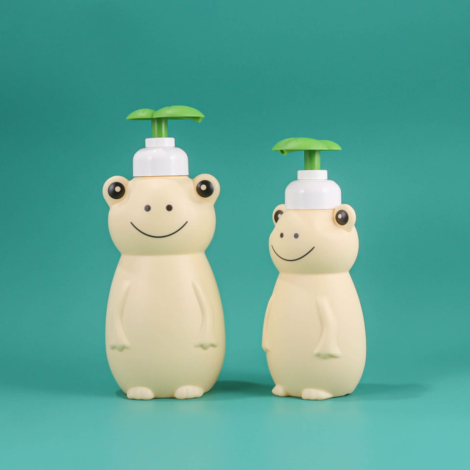 Accept custom cartoon Bear shaped PE plastic children's hair shampoo/body wash bottle with lotion pump
