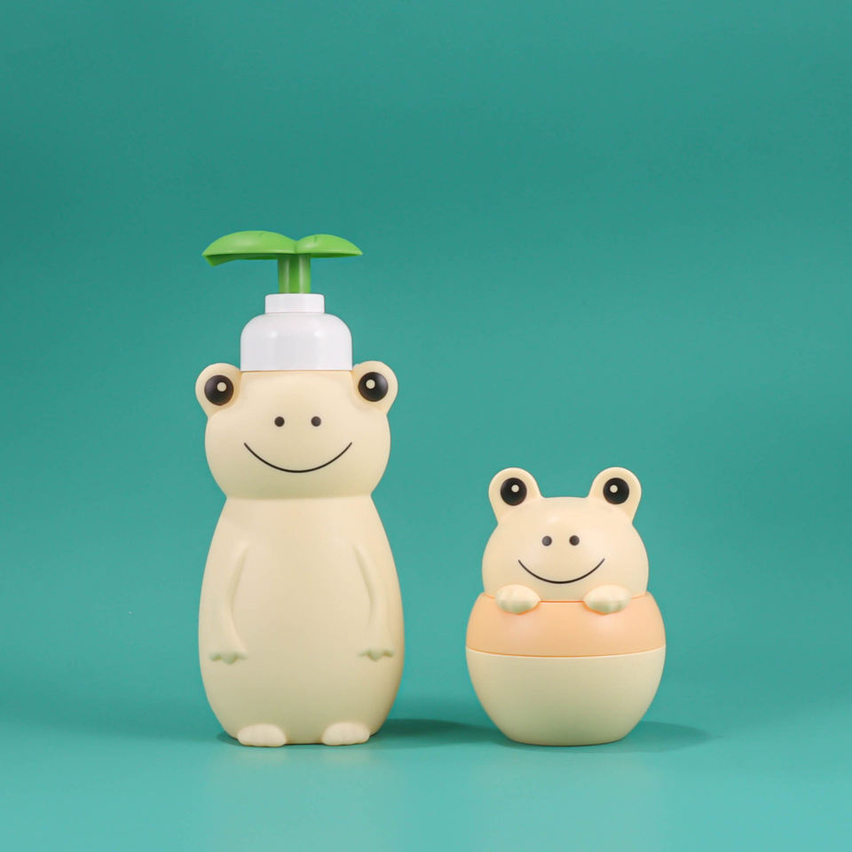 Accept custom cartoon Bear shaped PE plastic children's hair shampoo/body wash bottle with lotion pump