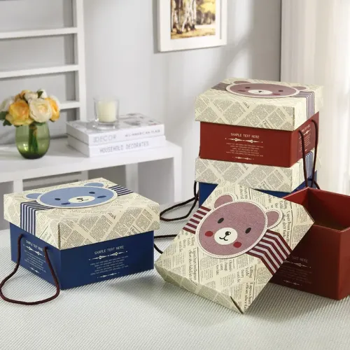 Custom-made heaven and earth cover cartoon cute bear portable gift box snacks storage carton gift return box spot.