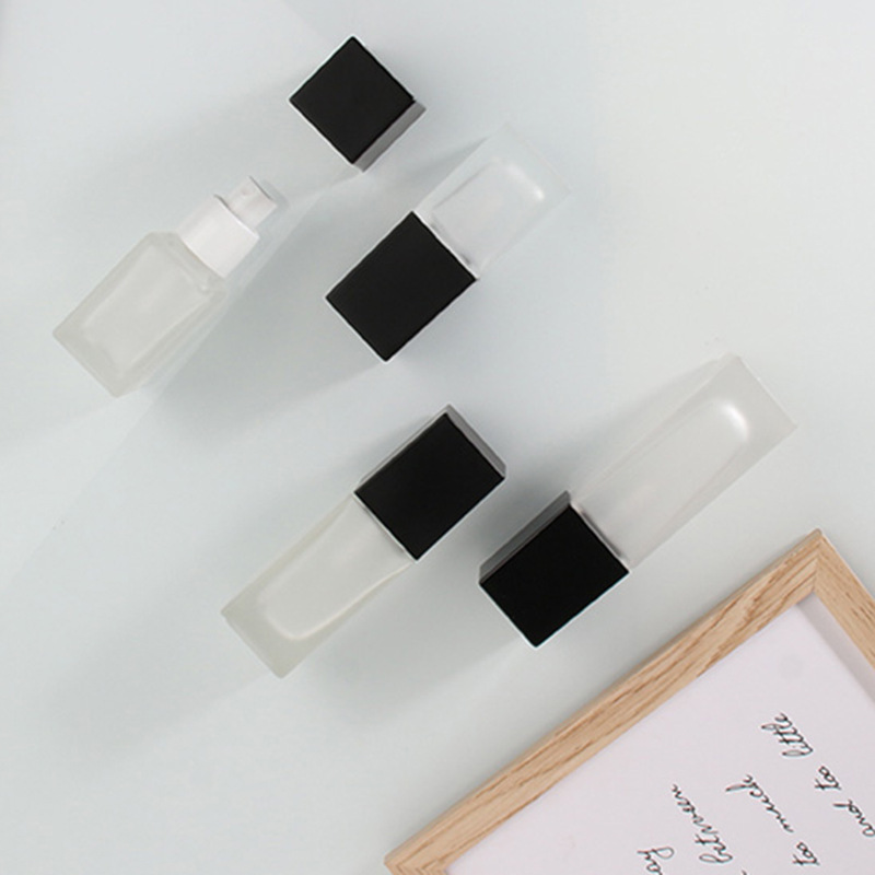 Square frosted glass lotion bottle spray bottle skin care bottle water lotion bottle travel sample bottle empty bottle sub-bottle