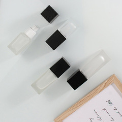 Square frosted glass lotion bottle spray bottle skin care bottle water lotion bottle travel sample bottle empty bottle sub-bottle
