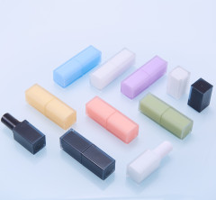 Square inner spray process lipstick tube empty tube packaging material multi-color square lipstick shell can be calibrated