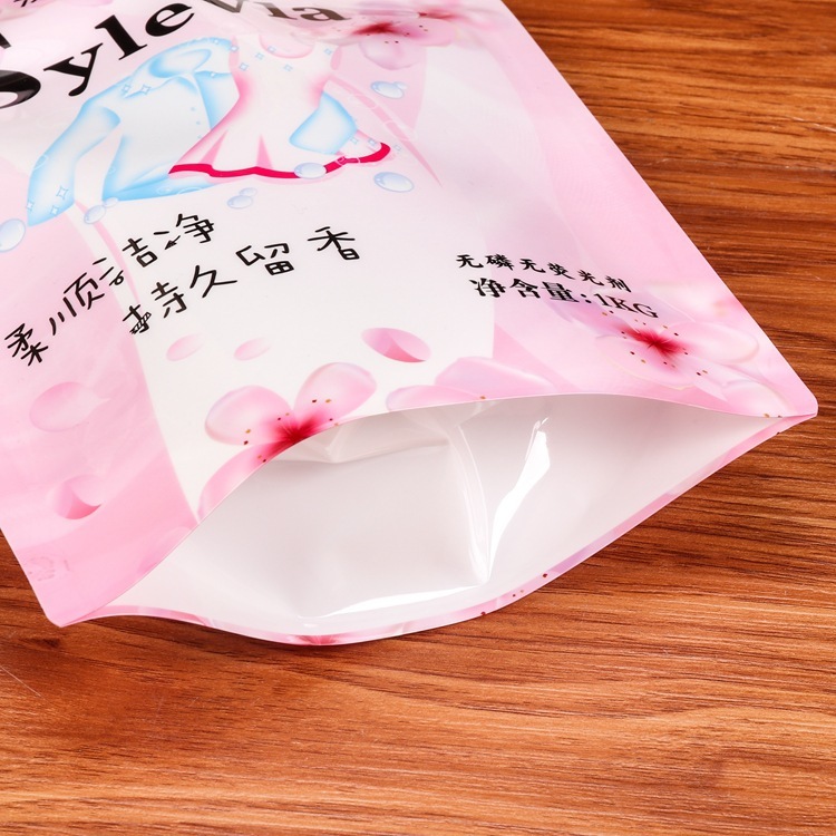 Custom 1 kg oblique mouth packaging bag liquid packaging plastic bag laundry detergent self-standing nozzle bag laundry detergent bag
