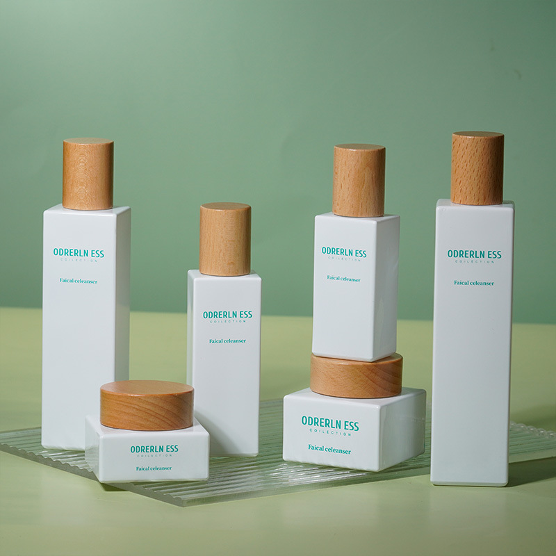 New cosmetic packaging material high-end glass bottle square lotion bottle foundation bottle customized cream packaging bottle