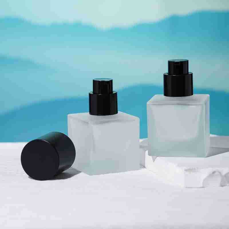 Square liquid foundation bottle thick bottom cosmetic glass bottle LOGO printing isolation cream packaging bottle frosted bottle empty bottle