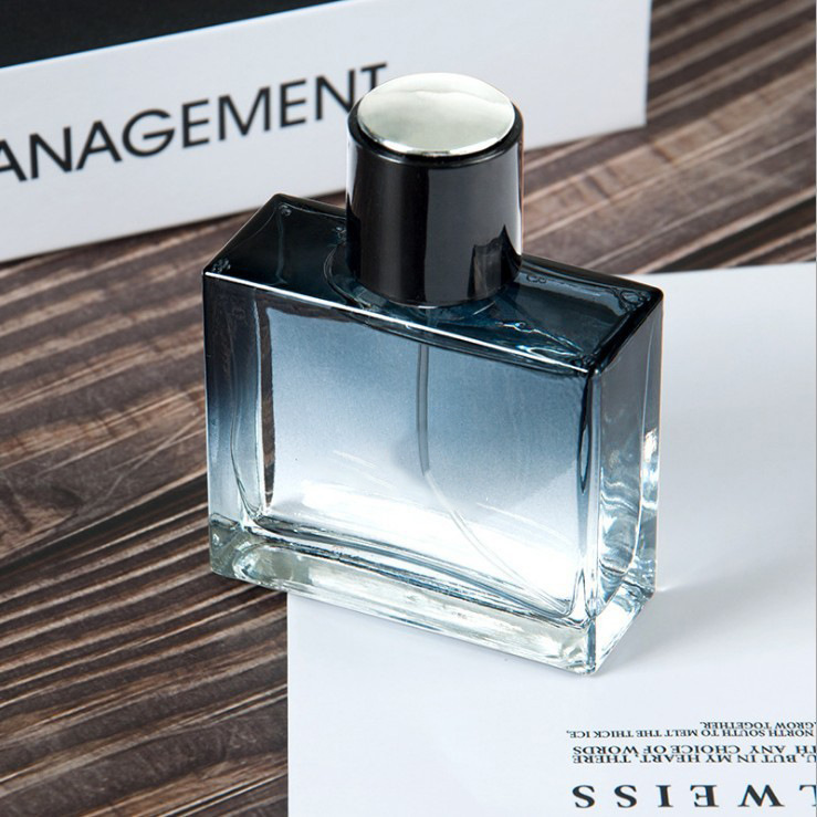 High-end men's perfume bottle 50ML gradient flat square perfume spray bottle glass empty bottle bayonet fine mist sub-bottle