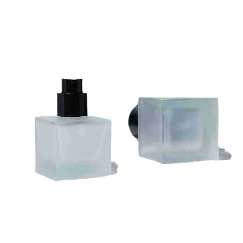Square liquid foundation bottle thick bottom cosmetic glass bottle LOGO printing isolation cream packaging bottle frosted bottle empty bottle