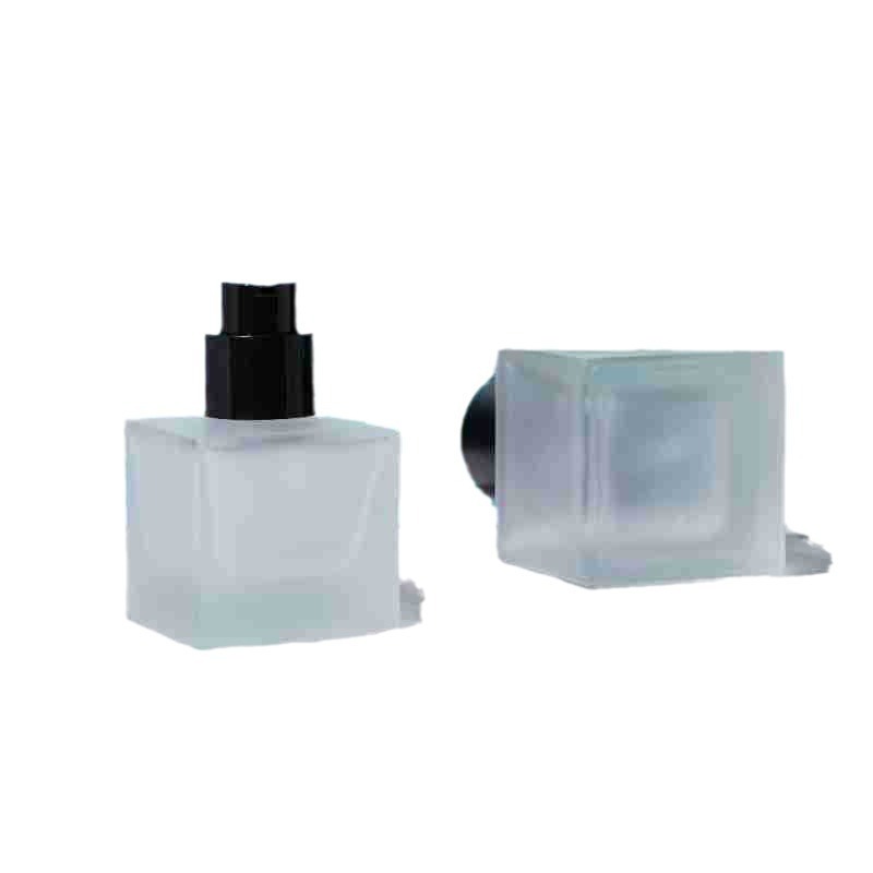 Square liquid foundation bottle thick bottom cosmetic glass bottle LOGO printing isolation cream packaging bottle frosted bottle empty bottle