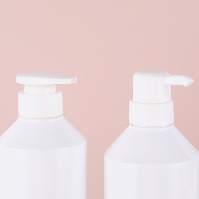 Manufacturer 400ml shampoo bottle simple plastic washing and care packaging material thickened white homestay bath shampoo bottle