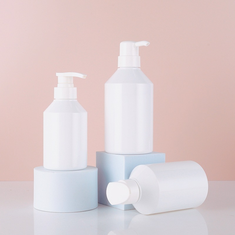 Manufacturer 400ml shampoo bottle simple plastic washing and care packaging material thickened white homestay bath shampoo bottle